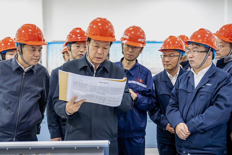 2-陳得信調(diào)研鹽湖鎂業(yè)甲醇廠